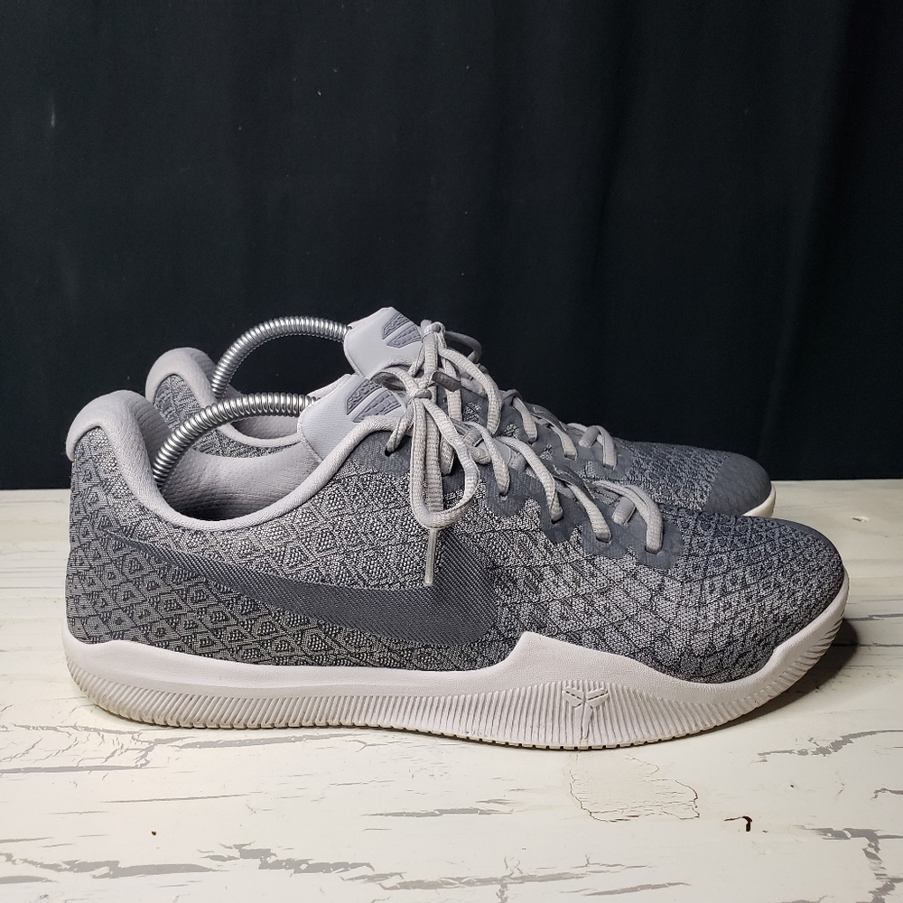 Nike Kobe Mamba Instinct in Pure Platinum Colorway - Men's size 12